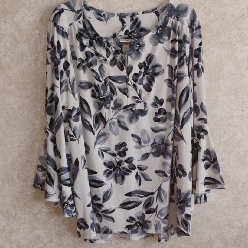 Floral Print Women's Top - Black and White